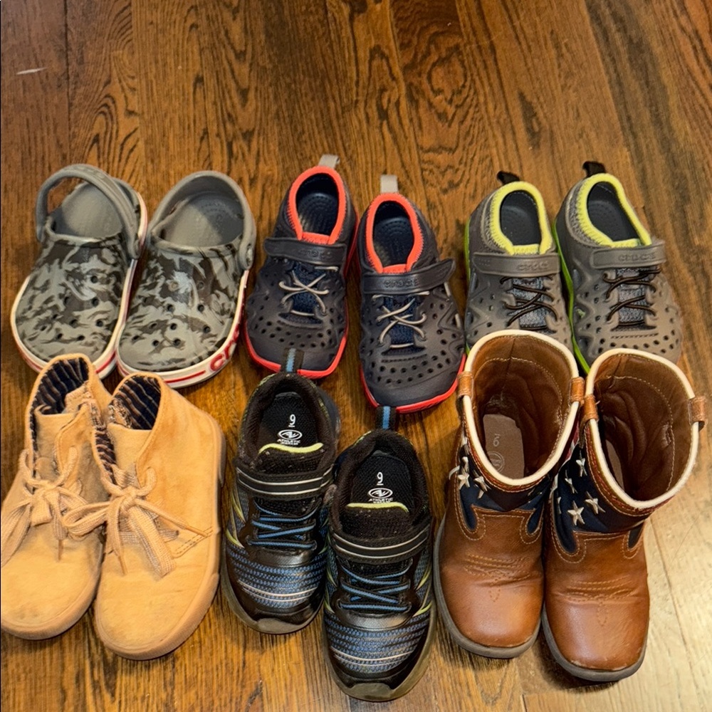 Kids Crocs, Sneakers and boots Bundle size 9
